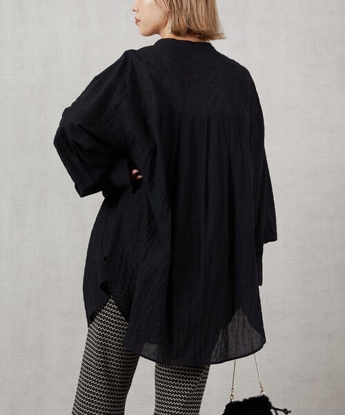 FREAK'S STORE（フリークスストア）の「▽【WEB限定】ナチュラルウェーブ ボリューム袖スタンドカラーシャツ（シャツ/ブラウス・レディース・ホワイト/ブルー/ピンク/ベージュ/ブラック・ﾌﾘ-）」の6枚目の写真