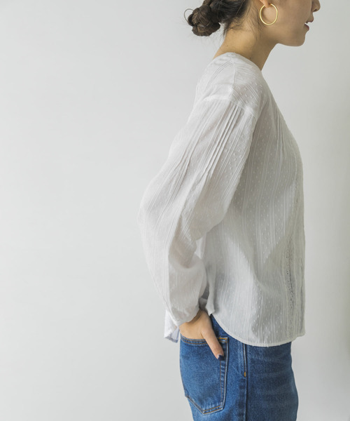 URBAN RESEARCH（アーバンリサーチ）の「前後2WAY長袖レースブラウス（シャツ/ブラウス・レディース・ブラウン/ブラック/オフホワイト・FREE）」の6枚目の写真