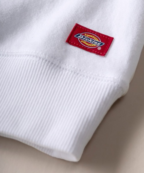 Dickies(ディッキーズ)の「【DICKIES/ディッキーズ】ミニワッペン付きスウェット/ワンポイント/ビッグシルエット(スウェット・メンズ・グレイッシュベージュ/サックスブルー/グリーン/ホワイト/ブラック/ベージュ・M/L/XL)」の9枚目の写真