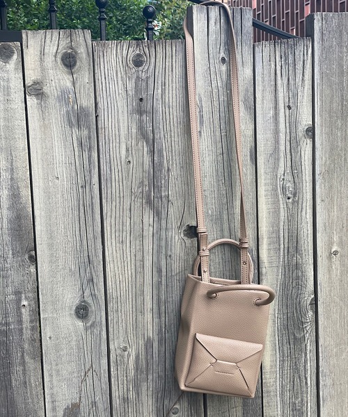 ADD CULUMN（アドカラム）の「【ADD CULUMN(アドカラム)】別注PACKETバッグS（ショルダーバッグ・レディース・オフホワイト/グレー系その他/レッド・S）」の3枚目の写真