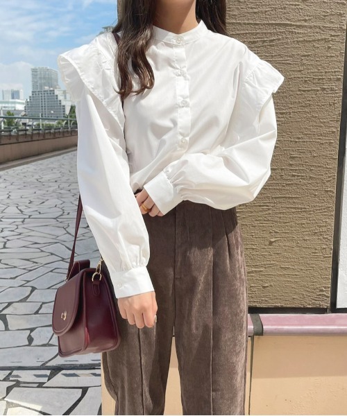 apres jour(アプレジュール)の「バンドカラーフリルシャツ【ZOZOTOWN限定アイテム】(シャツ/ブラウス・レディース・ブラック/カーキ/オフホワイト・X-LARGE/フリー)」の1枚目の写真