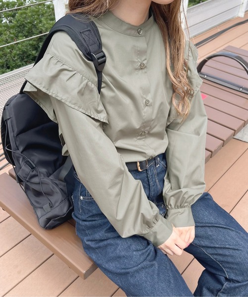 apres jour(アプレジュール)の「バンドカラーフリルシャツ【ZOZOTOWN限定アイテム】(シャツ/ブラウス・レディース・ブラック/カーキ/オフホワイト・X-LARGE/フリー)」の3枚目の写真