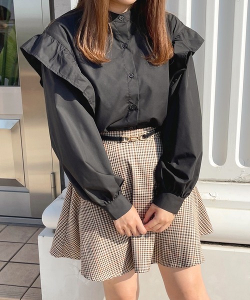 apres jour(アプレジュール)の「バンドカラーフリルシャツ【ZOZOTOWN限定アイテム】(シャツ/ブラウス・レディース・ブラック/カーキ/オフホワイト・X-LARGE/フリー)」の2枚目の写真