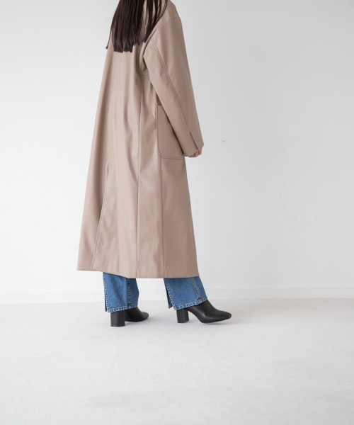 yuw（ユウ）の「ECO LEATHER COAT　229598（ピーコート・レディース・ブラック/ベージュ・FREE）」の11枚目の写真