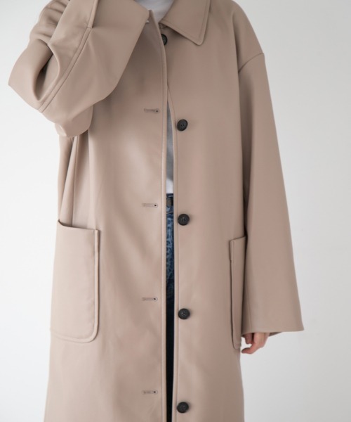 yuw（ユウ）の「ECO LEATHER COAT　229598（ピーコート・レディース・ブラック/ベージュ・FREE）」の16枚目の写真