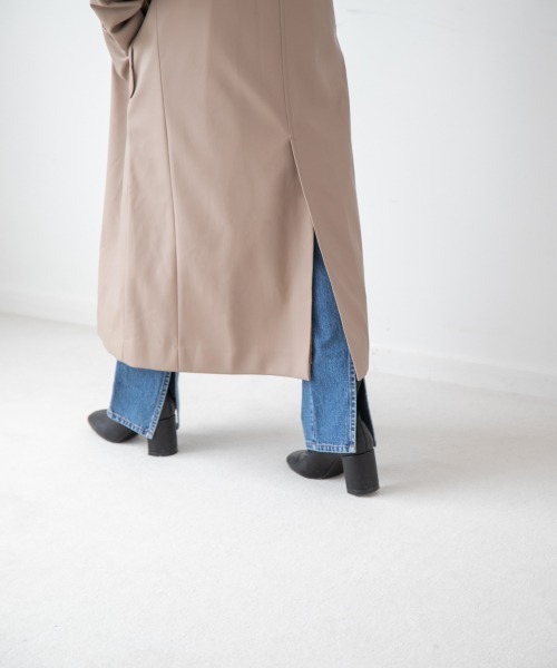 yuw（ユウ）の「ECO LEATHER COAT　229598（ピーコート・レディース・ブラック/ベージュ・FREE）」の6枚目の写真