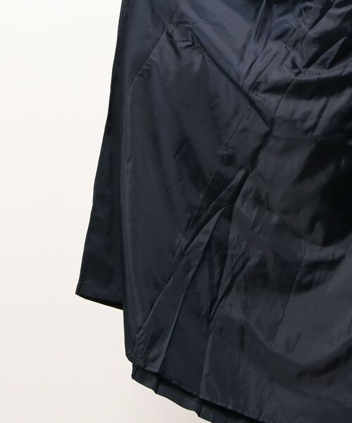 Te chichi TERRASSE(テチチテラス)の「バックプリーツトレンチコート(トレンチコート・レディース・ネイビー/ベージュ・フリ-)」の3枚目の写真