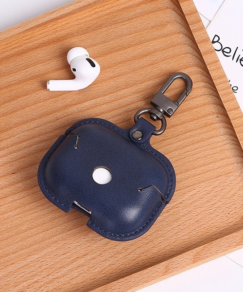 Fun & Daily(ファンアンドデイリー)の「Airpods Pro : レザーデザインケース(ヘッドフォン/イヤホン・メンズ・ブラック/ネイビー/ブラウン/レッド/グリーン・FREE)」の11枚目の写真