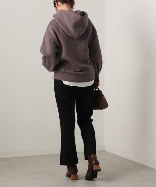 natural couture（ナチュラルクチュール）の「オープンネック裏起毛パーカー（パーカー・レディース・ブラウン/アイボリー/ミント/スミクロ/グレイッシュベージュ・FREE）」の15枚目の写真