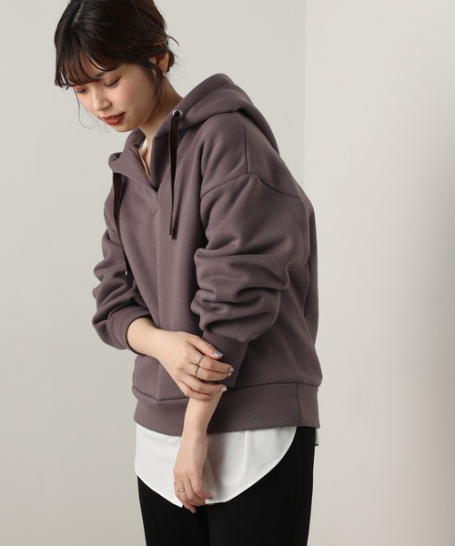 natural couture（ナチュラルクチュール）の「オープンネック裏起毛パーカー（パーカー・レディース・ブラウン/アイボリー/ミント/スミクロ/グレイッシュベージュ・FREE）」の19枚目の写真