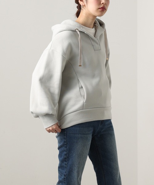 natural couture（ナチュラルクチュール）の「オープンネック裏起毛パーカー（パーカー・レディース・ブラウン/アイボリー/ミント/スミクロ/グレイッシュベージュ・FREE）」の20枚目の写真