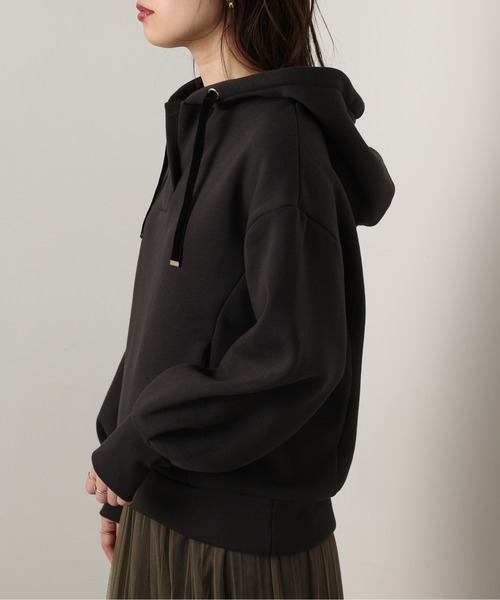 natural couture（ナチュラルクチュール）の「オープンネック裏起毛パーカー（パーカー・レディース・ブラウン/アイボリー/ミント/スミクロ/グレイッシュベージュ・FREE）」の8枚目の写真