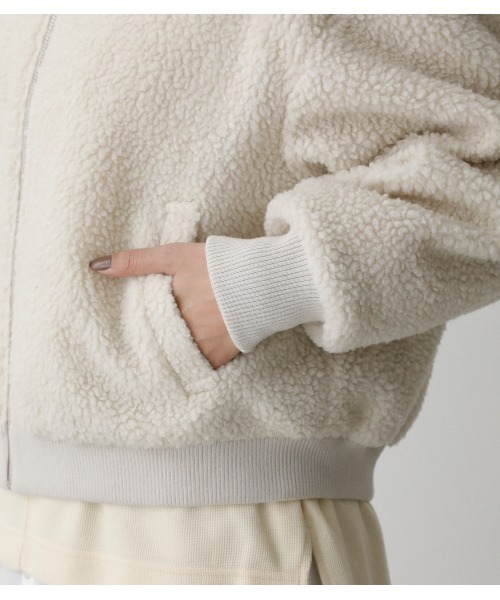 AZUL by moussy（アズールバイマウジー）の「BOA JACKET/ボアジャケット（ブルゾン・レディース・アイボリー/ブラック・SMALL/MEDIUM）」の13枚目の写真