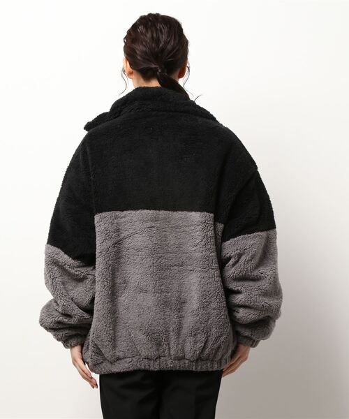 THISIS（ディスイズ）の「ビッグシルエット ボア スタンドブルゾン レディース（ブルゾン・レディース・ホワイト/ブラック/チャコール/ベージュ・X-LARGE/MEDIUM/LARGE）」の7枚目の写真