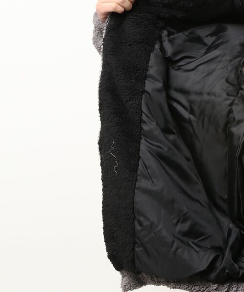 THISIS（ディスイズ）の「ビッグシルエット ボア スタンドブルゾン レディース（ブルゾン・レディース・ホワイト/ブラック/チャコール/ベージュ・X-LARGE/MEDIUM/LARGE）」の5枚目の写真