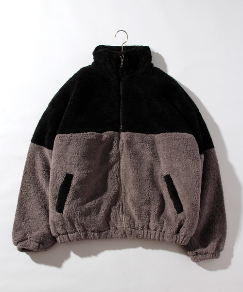 THISIS（ディスイズ）の「ビッグシルエット ボア スタンドブルゾン レディース（ブルゾン・レディース・ホワイト/ブラック/チャコール/ベージュ・X-LARGE/MEDIUM/LARGE）」の4枚目の写真