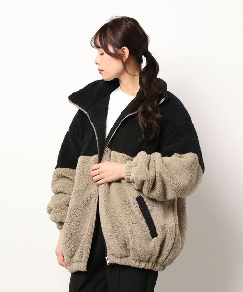 THISIS（ディスイズ）の「ビッグシルエット ボア スタンドブルゾン レディース（ブルゾン・レディース・ホワイト/ブラック/チャコール/ベージュ・X-LARGE/MEDIUM/LARGE）」の9枚目の写真