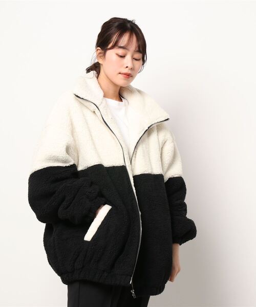 THISIS（ディスイズ）の「ビッグシルエット ボア スタンドブルゾン レディース（ブルゾン・レディース・ホワイト/ブラック/チャコール/ベージュ・X-LARGE/MEDIUM/LARGE）」の11枚目の写真