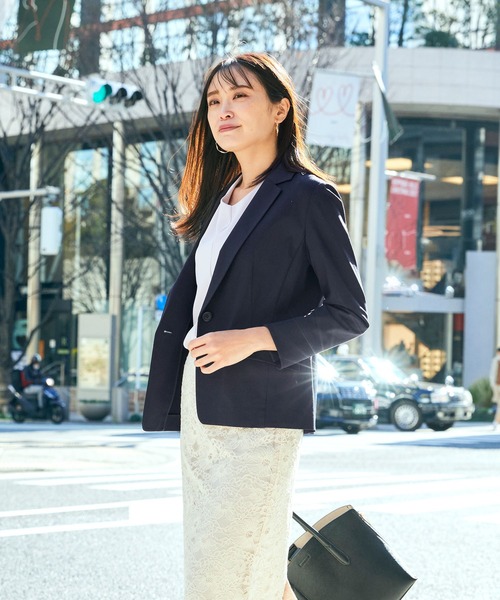 A/C DESIGN BY ALPHA CUBIC（エーシーデザインバイアルファキュービック）の「【ウォッシャブル】アルファブリックライトテーラードジャケット（テーラードジャケット・レディース・ネイビー/ブラック・13号/9号/11号）」の2枚目の写真