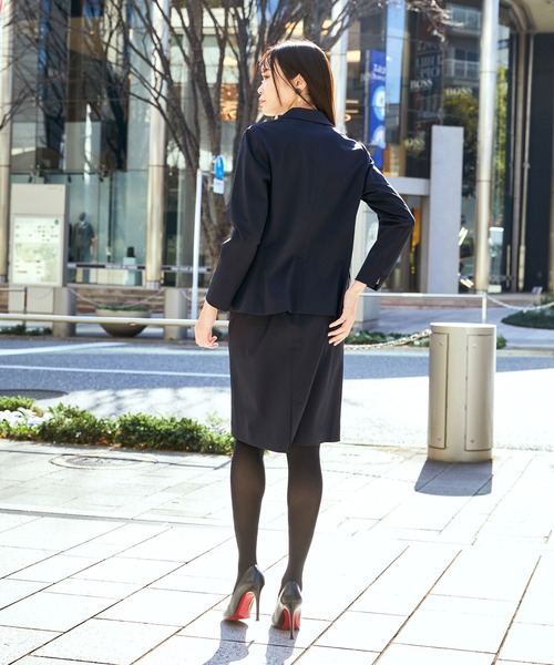 A/C DESIGN BY ALPHA CUBIC（エーシーデザインバイアルファキュービック）の「【ウォッシャブル】アルファブリックライトテーラードジャケット（テーラードジャケット・レディース・ネイビー/ブラック・13号/9号/11号）」の21枚目の写真