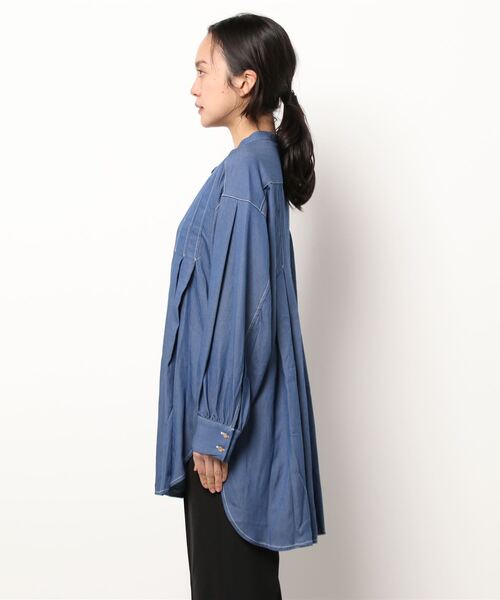 NICOLE white（ニコルホワイト）の「ボリューム袖デニムブラウス（シャツ/ブラウス・レディース・ブラック/ブルー系/オフホワイト・FREE）」の4枚目の写真