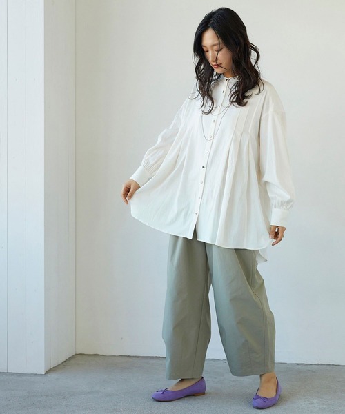 NICOLE white（ニコルホワイト）の「ボリューム袖デニムブラウス（シャツ/ブラウス・レディース・ブラック/ブルー系/オフホワイト・FREE）」の17枚目の写真