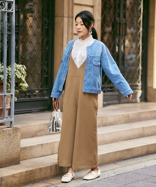 Chez toi(シェトワ)の「フロントデザインゴールドフックノーカラーGジャン(デニムジャケット・レディース・インディゴブルー/ブルー/アイボリー・FREE)」の5枚目の写真