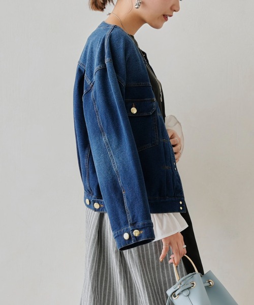 Chez toi(シェトワ)の「フロントデザインゴールドフックノーカラーGジャン(デニムジャケット・レディース・インディゴブルー/ブルー/アイボリー・FREE)」の7枚目の写真