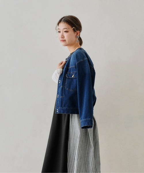 Chez toi(シェトワ)の「フロントデザインゴールドフックノーカラーGジャン(デニムジャケット・レディース・インディゴブルー/ブルー/アイボリー・FREE)」の16枚目の写真