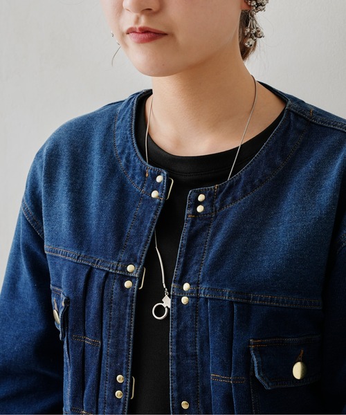 Chez toi(シェトワ)の「フロントデザインゴールドフックノーカラーGジャン(デニムジャケット・レディース・インディゴブルー/ブルー/アイボリー・FREE)」の12枚目の写真