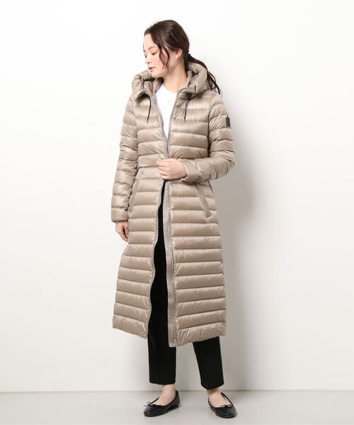 Mackage(マッカージュ)の「【MACKAGE/マッカージュ】PORTIA Ladies Hooded Sateen coat(ダウンジャケット/コート・レディース・ベージュ・34)」の7枚目の写真