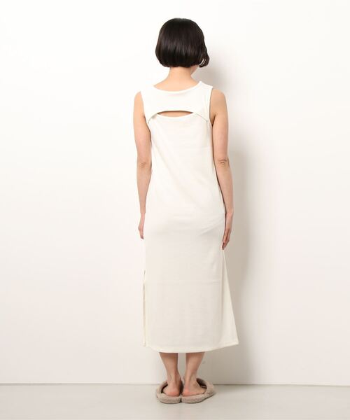 Monocoro toppi(モノコロトッピ)の「ストレッチ バックオープン タンクトップワンピース(ワンピース・レディース・グレイッシュベージュ/イエロー×グリーン/オレンジ/オフホワイト/ブラック・M)」の7枚目の写真