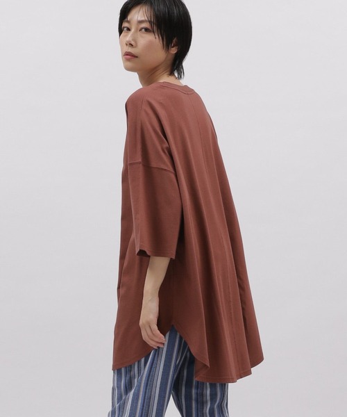 LAKOLE（ラコレ）の「BIGフレアラインTシャツ / 275565（Tシャツ/カットソー・レディース・ブラック/ベージュ/ブラウン/オフホワイト・SMALL/MEDIUM）」の4枚目の写真