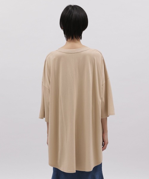 LAKOLE（ラコレ）の「BIGフレアラインTシャツ / 275565（Tシャツ/カットソー・レディース・ブラック/ベージュ/ブラウン/オフホワイト・SMALL/MEDIUM）」の15枚目の写真