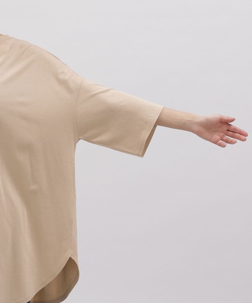 LAKOLE（ラコレ）の「BIGフレアラインTシャツ / 275565（Tシャツ/カットソー・レディース・ブラック/ベージュ/ブラウン/オフホワイト・SMALL/MEDIUM）」の19枚目の写真