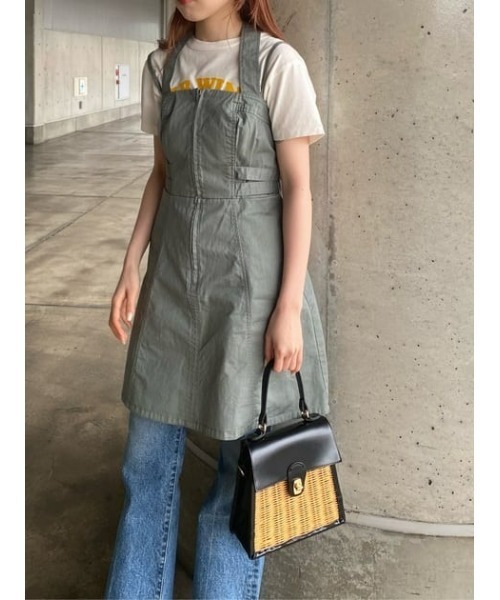 MOUSSY（マウジー）の「HALTER NECK JUMPER スカート（ジャンパースカート・レディース・ライトカーキ/キナリ/ブラック・2/1）」の21枚目の写真