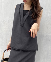 anuans（アニュアンス）の「リネンライクVネックベスト（ベスト）」