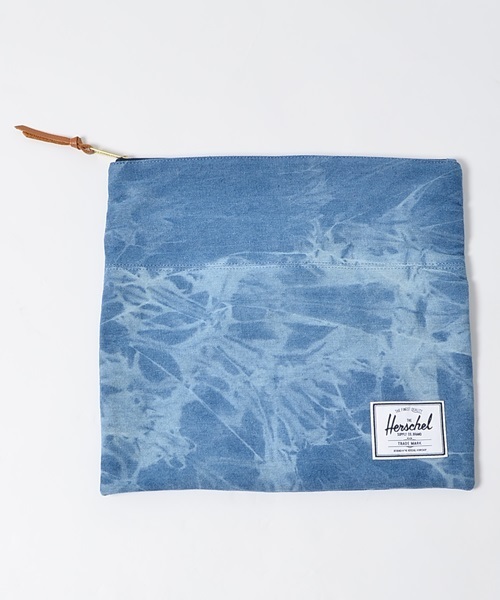 SHIPS JET BLUE（シップスジェットブルー）の「HERSCHEL×SHIPS JET BLUE: ゛CARTER L゛ デニムクラッチバッグ■（クラッチバッグ・メンズ・ネイビー/ライトブルー・ONESIZE）」の4枚目の写真