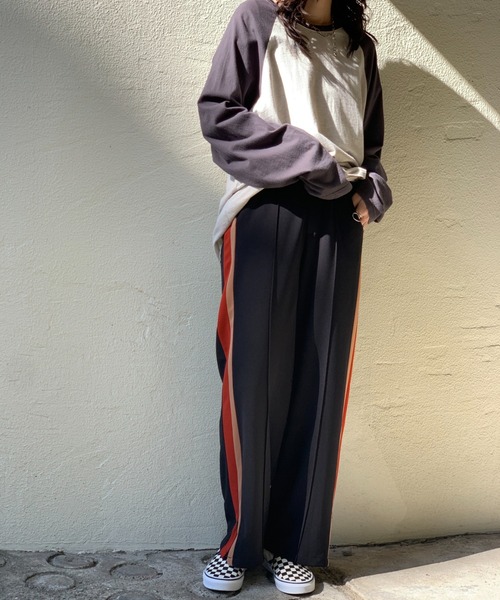 mi via loca(ミヴィアロカ)の「サイドラインセンターシームパンツ(その他パンツ・レディース・ブラック/グリーン/ワインレッド/チャコールグレー/ブラウン・FREE)」の8枚目の写真