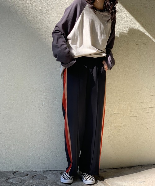 mi via loca(ミヴィアロカ)の「サイドラインセンターシームパンツ(その他パンツ・レディース・ブラック/グリーン/ワインレッド/チャコールグレー/ブラウン・FREE)」の10枚目の写真