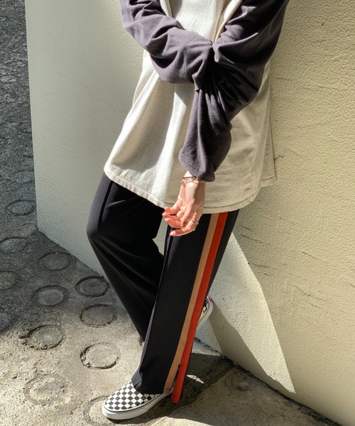 mi via loca(ミヴィアロカ)の「サイドラインセンターシームパンツ(その他パンツ・レディース・ブラック/グリーン/ワインレッド/チャコールグレー/ブラウン・FREE)」の12枚目の写真