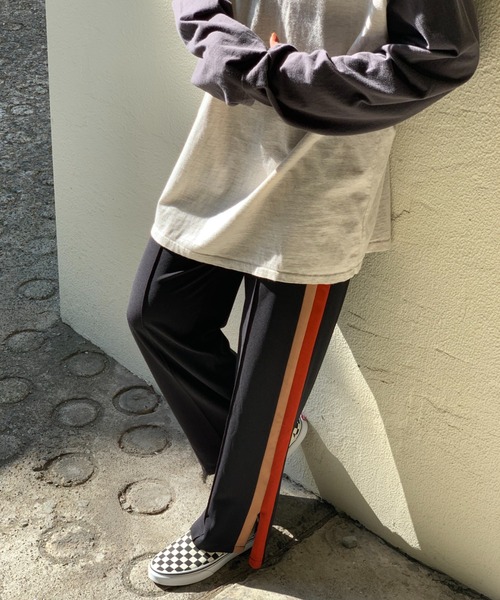 mi via loca(ミヴィアロカ)の「サイドラインセンターシームパンツ(その他パンツ・レディース・ブラック/グリーン/ワインレッド/チャコールグレー/ブラウン・FREE)」の14枚目の写真