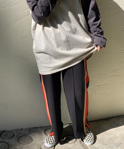 mi via loca(ミヴィアロカ)の「サイドラインセンターシームパンツ(その他パンツ・レディース・ブラック/グリーン/ワインレッド/チャコールグレー/ブラウン・FREE)」の13枚目の写真