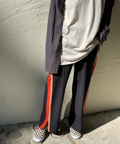 mi via loca(ミヴィアロカ)の「サイドラインセンターシームパンツ(その他パンツ・レディース・ブラック/グリーン/ワインレッド/チャコールグレー/ブラウン・FREE)」の11枚目の写真