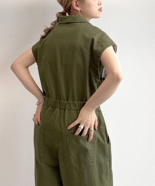 w closet（ダブルクローゼット）の「【2WAY】ボリュームスリーブオールインワン（つなぎ/オールインワン・レディース・カーキ/ベージュ・FREE）」の17枚目の写真