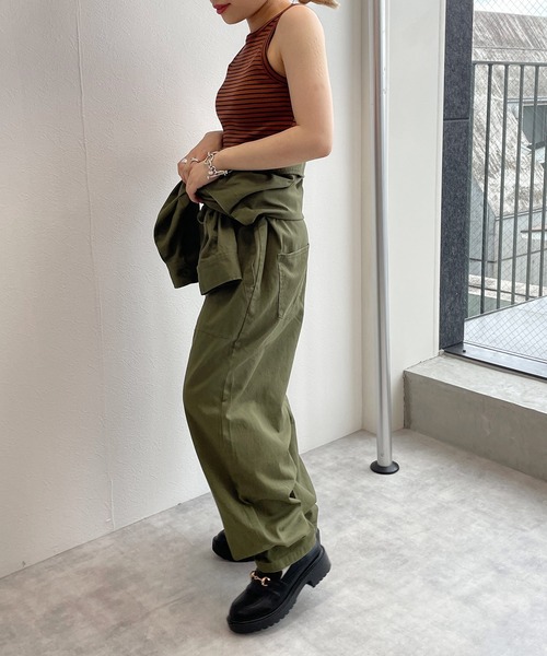 w closet（ダブルクローゼット）の「【2WAY】ボリュームスリーブオールインワン（つなぎ/オールインワン・レディース・カーキ/ベージュ・FREE）」の22枚目の写真