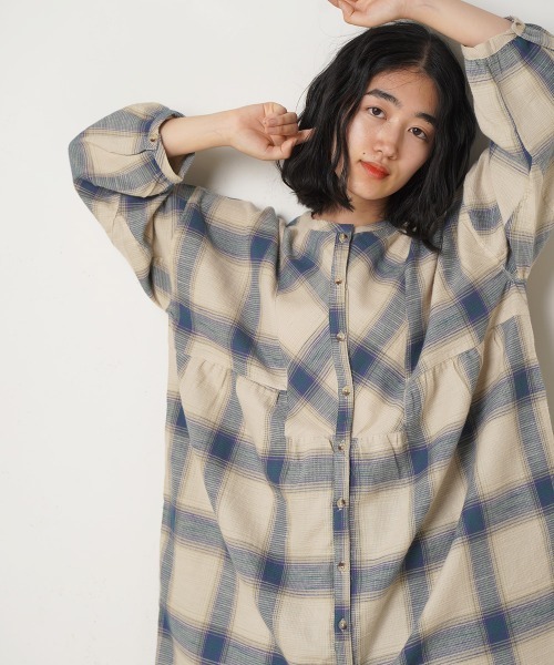 LUPILIEN(ルピリアン)の「ワッフルチェックワンピース(ワンピース・レディース・アイボリー/レッド/チャコールグレー・FREE)」の2枚目の写真