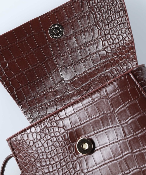 HONEYSUCKLE ROSE（ハニーサックルローズ）の「【HONEYSUCKLE ROSE】フェイクレザーミニフラップショルダー（ショルダーバッグ・レディース・ブラック/ブラウン・ONE SIZE）」の10枚目の写真