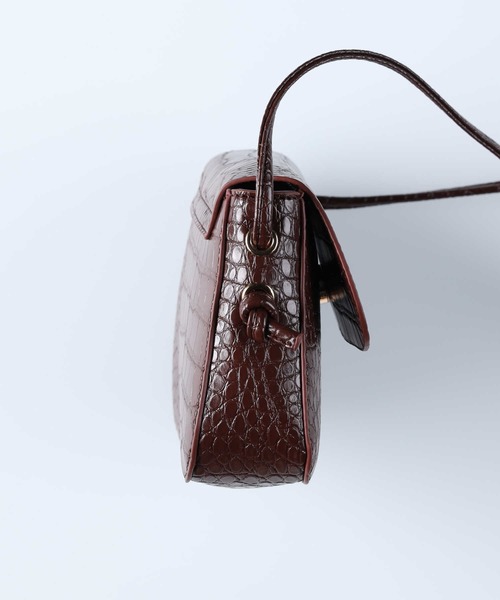 HONEYSUCKLE ROSE（ハニーサックルローズ）の「【HONEYSUCKLE ROSE】フェイクレザーミニフラップショルダー（ショルダーバッグ・レディース・ブラック/ブラウン・ONE SIZE）」の11枚目の写真