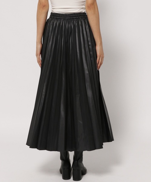 yuw(ユウ)の「タフタプリーツスカート 168195(スカート・レディース・ブラック/グリーン/チャコールグレー/ブルー/ベージュ/ネイビー・FREE)」の14枚目の写真